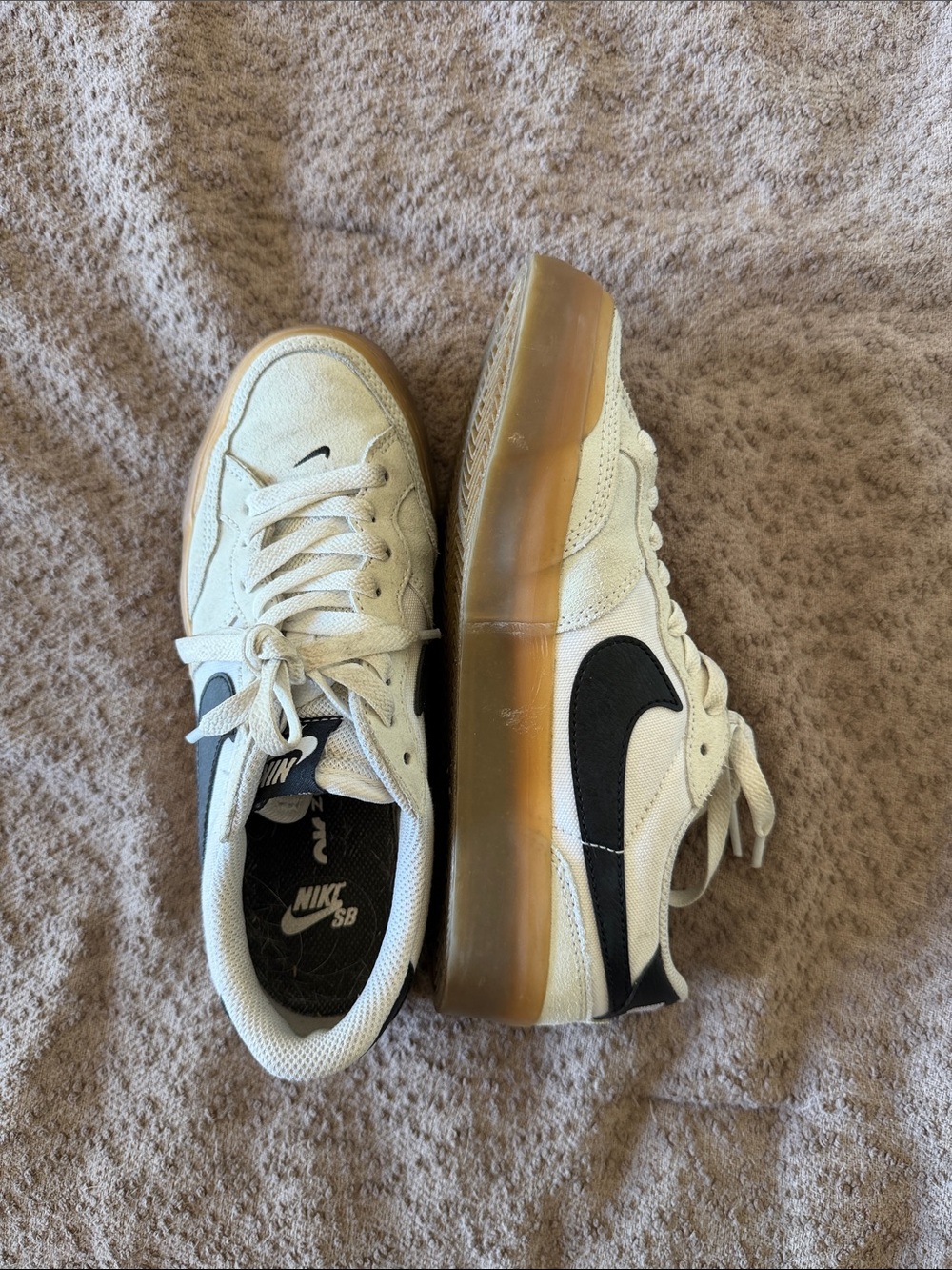 Nike SB Cream and Black Low-Top Skate Sneakers
